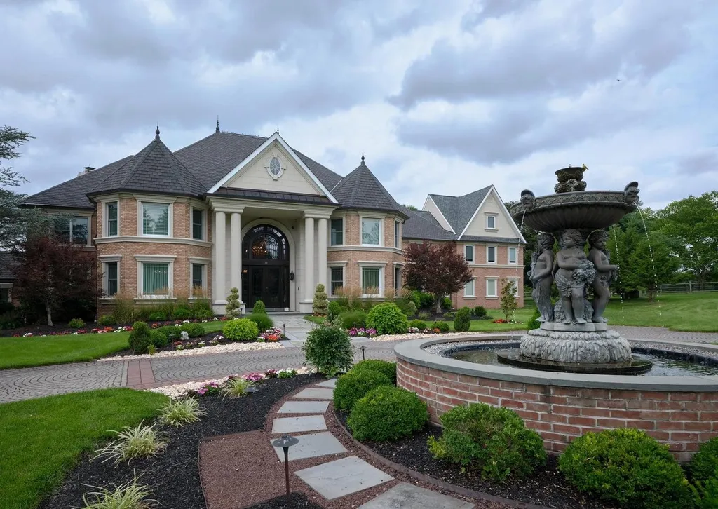 A $5.495 Million Pennsylvania Estate With a Three-Story Closet and Indoor Pool Returns to the Market 3 Grenoble Manor at 1265 Grenoble Rd Ivyland PA 5