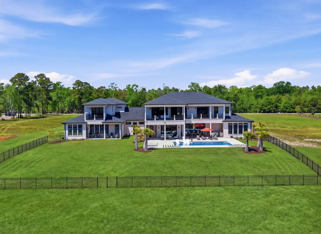 A $6.749 Million Intracoastal Estate Near Myrtle Beach Comes With Two Luxury Homes on One Waterfront Compound 2 Intracoastal Estate at 180 Bay Ridge Dr. North Myrtle Beach SC 7