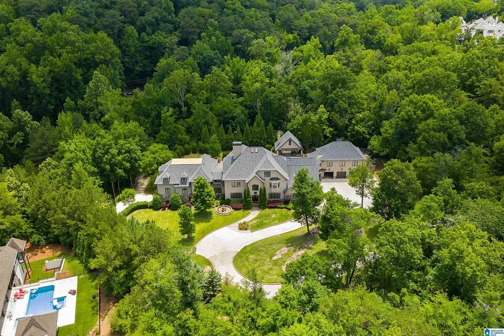This $3.775 Million Alabama Estate Was Just Appraised at Over $6.2 Million—Here's Why It Stands Out 2 Luxury Alabama Estate at 2821 Shook Hill Cir Mountain Brook 1