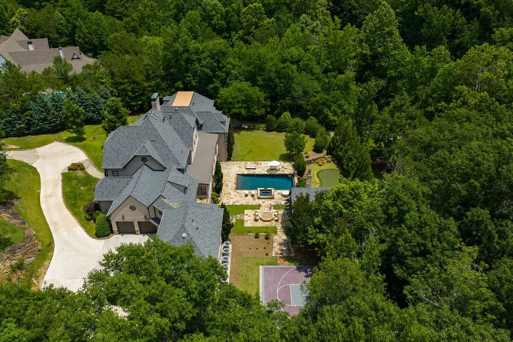 This $3.775 Million Alabama Estate Was Just Appraised at Over $6.2 Million—Here's Why It Stands Out 15 Luxury Alabama Estate at 2821 Shook Hill Cir Mountain Brook 19