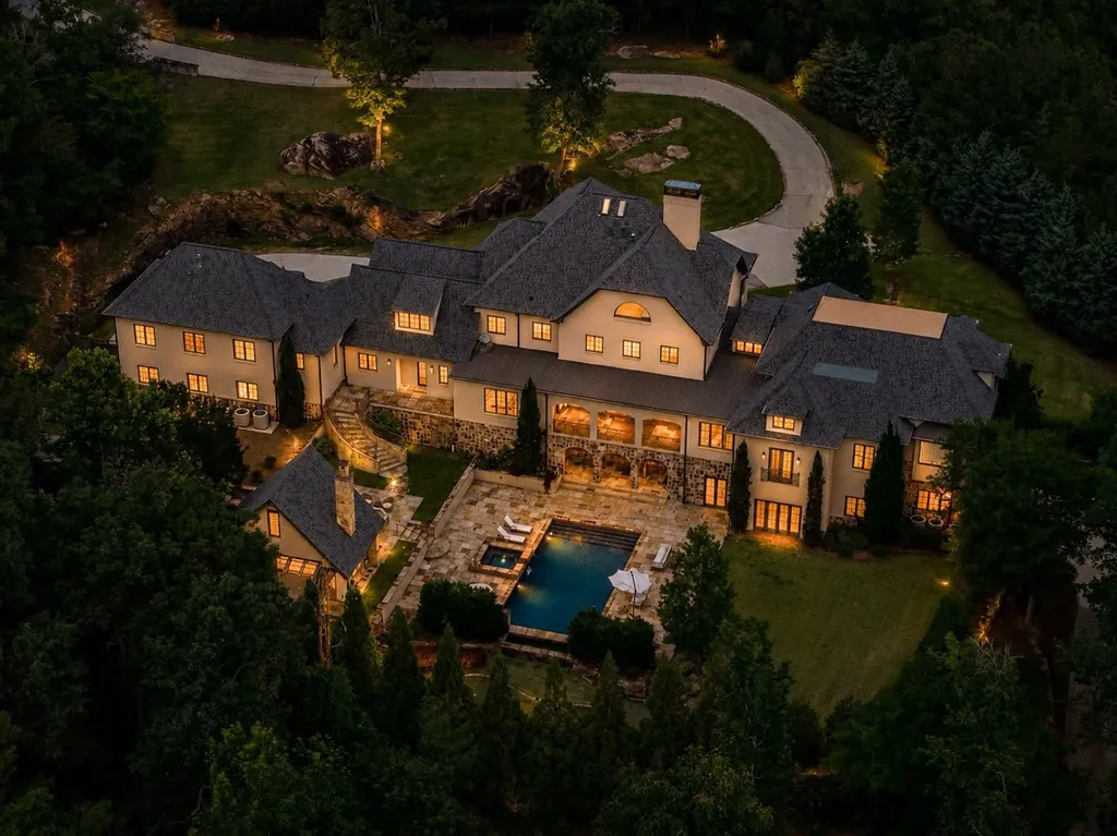 This $3.775 Million Alabama Estate Was Just Appraised at Over $6.2 Million—Here's Why It Stands Out 3 Luxury Alabama Estate at 2821 Shook Hill Cir Mountain Brook 21