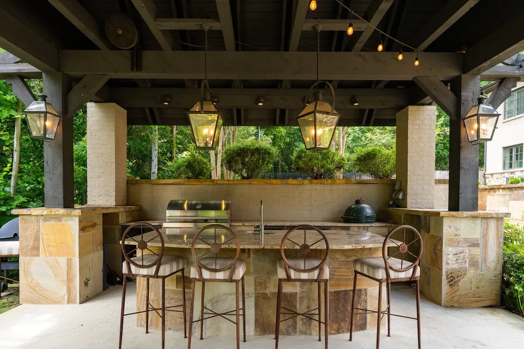 This $3.775 Million Alabama Estate Was Just Appraised at Over $6.2 Million—Here's Why It Stands Out 13 Luxury Alabama Estate at 2821 Shook Hill Cir Mountain Brook 3