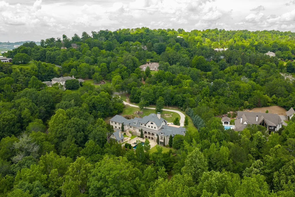 This $3.775 Million Alabama Estate Was Just Appraised at Over $6.2 Million—Here's Why It Stands Out 16 Luxury Alabama Estate at 2821 Shook Hill Cir Mountain Brook 7