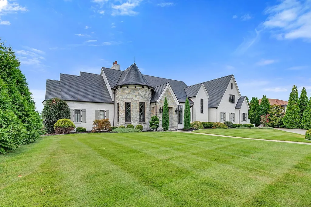 A $6.8 Million Hilltop Estate Captures One of Franklin's Most Spectacular 180-Degree Views 1 Spectacular Hilltop Estate at 467 Canterbury Rise Franklin TN 1