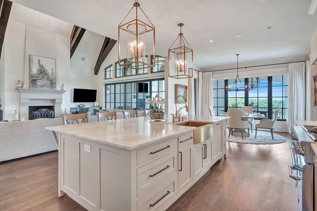 A $6.8 Million Hilltop Estate Captures One of Franklin's Most Spectacular 180-Degree Views 9 Spectacular Hilltop Estate at 467 Canterbury Rise Franklin TN 11