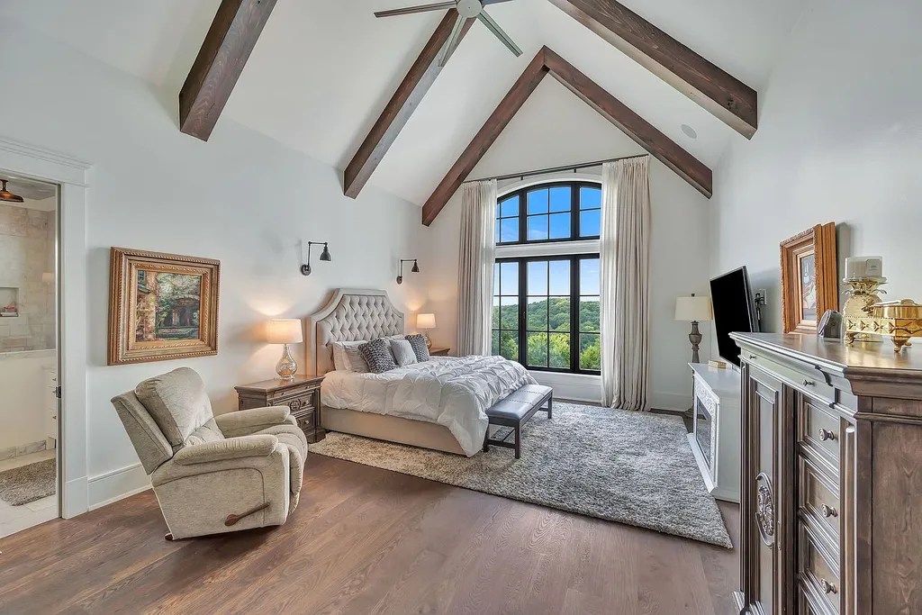 A $6.8 Million Hilltop Estate Captures One of Franklin's Most Spectacular 180-Degree Views 11 Spectacular Hilltop Estate at 467 Canterbury Rise Franklin TN 14