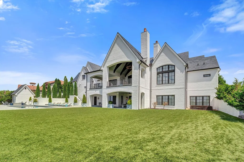 A $6.8 Million Hilltop Estate Captures One of Franklin's Most Spectacular 180-Degree Views 17 Spectacular Hilltop Estate at 467 Canterbury Rise Franklin TN 22
