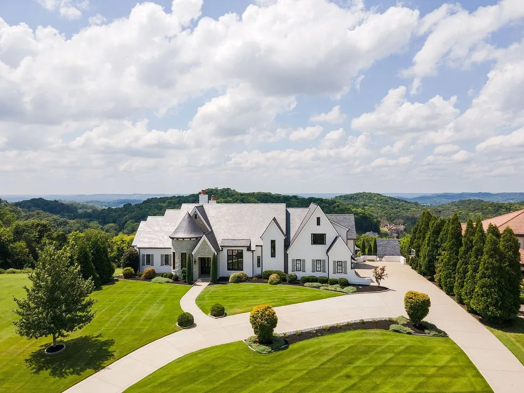A $6.8 Million Hilltop Estate Captures One of Franklin's Most Spectacular 180-Degree Views 18 Spectacular Hilltop Estate at 467 Canterbury Rise Franklin TN 30