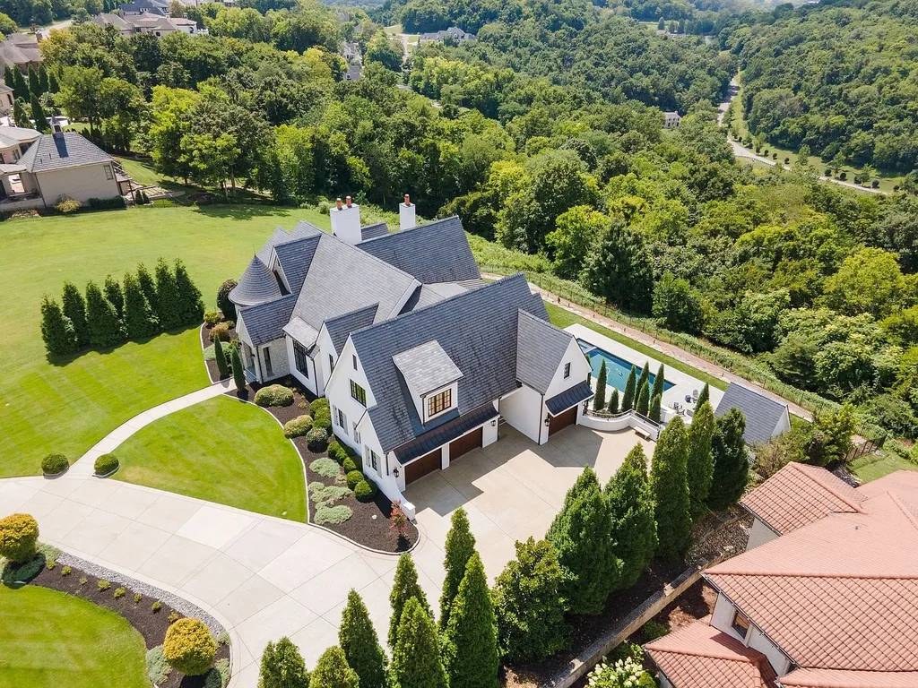 A $6.8 Million Hilltop Estate Captures One of Franklin's Most Spectacular 180-Degree Views 2 Spectacular Hilltop Estate at 467 Canterbury Rise Franklin TN 31