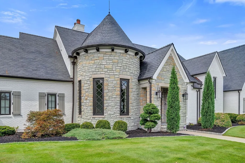 A $6.8 Million Hilltop Estate Captures One of Franklin's Most Spectacular 180-Degree Views 4 Spectacular Hilltop Estate at 467 Canterbury Rise Franklin TN 4