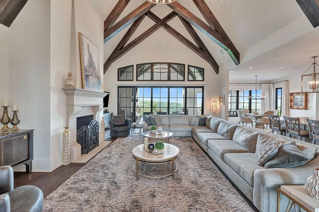 A $6.8 Million Hilltop Estate Captures One of Franklin's Most Spectacular 180-Degree Views 5 Spectacular Hilltop Estate at 467 Canterbury Rise Franklin TN 7