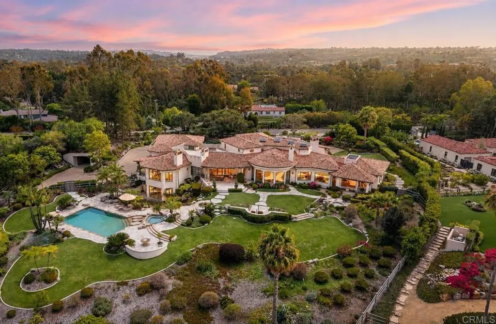 Hilltop Rancho Santa Fe Estate With Panoramic Mountain Views Lists for $7.495 Million 1 Stunning Hilltop Estate at 5528 La Crescenta Rancho Santa Fe CA 1