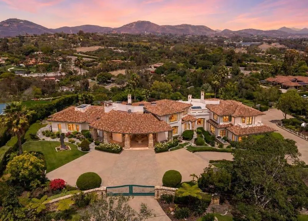 Hilltop Rancho Santa Fe Estate With Panoramic Mountain Views Lists for $7.495 Million 2 Stunning Hilltop Estate at 5528 La Crescenta Rancho Santa Fe CA 14