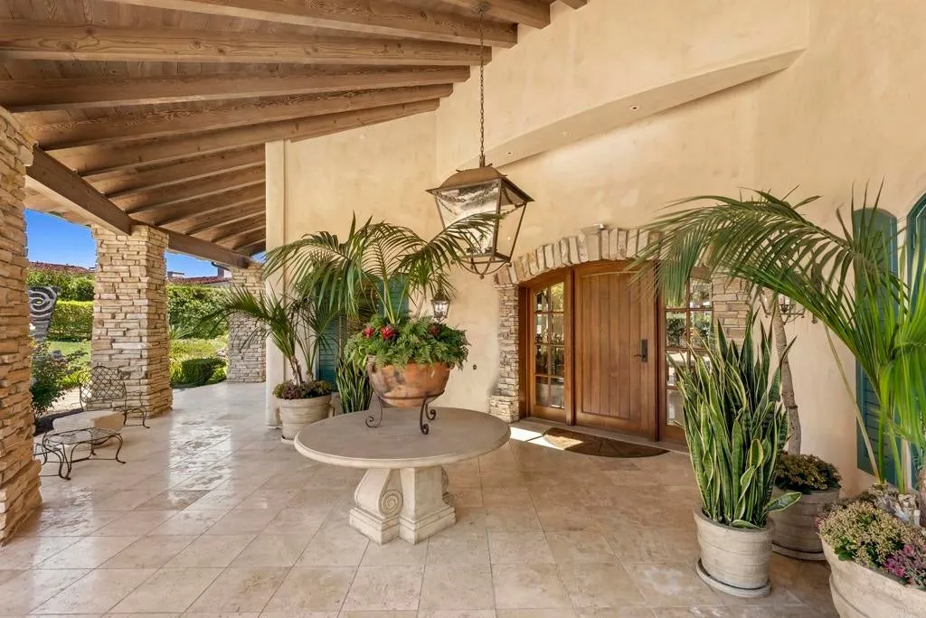 Hilltop Rancho Santa Fe Estate With Panoramic Mountain Views Lists for $7.495 Million 3 Stunning Hilltop Estate at 5528 La Crescenta Rancho Santa Fe CA 4