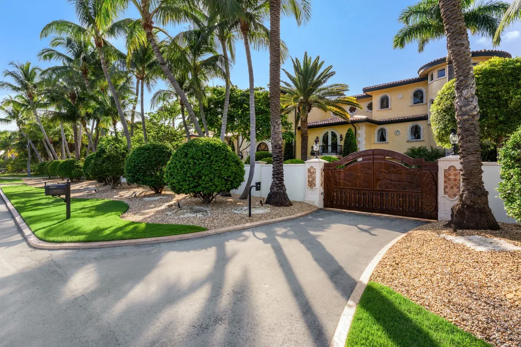 $29 Million Villa Lago Is One of the Florida Keys' Most Extraordinary Waterfront Estates 3 Villa Lago at 75090 Overseas Hwy Islamorada FL 7