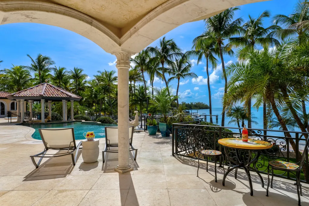 $29 Million Villa Lago Is One of the Florida Keys' Most Extraordinary Waterfront Estates 18 Villa Lago at 75090 Overseas Hwy Islamorada FL 72