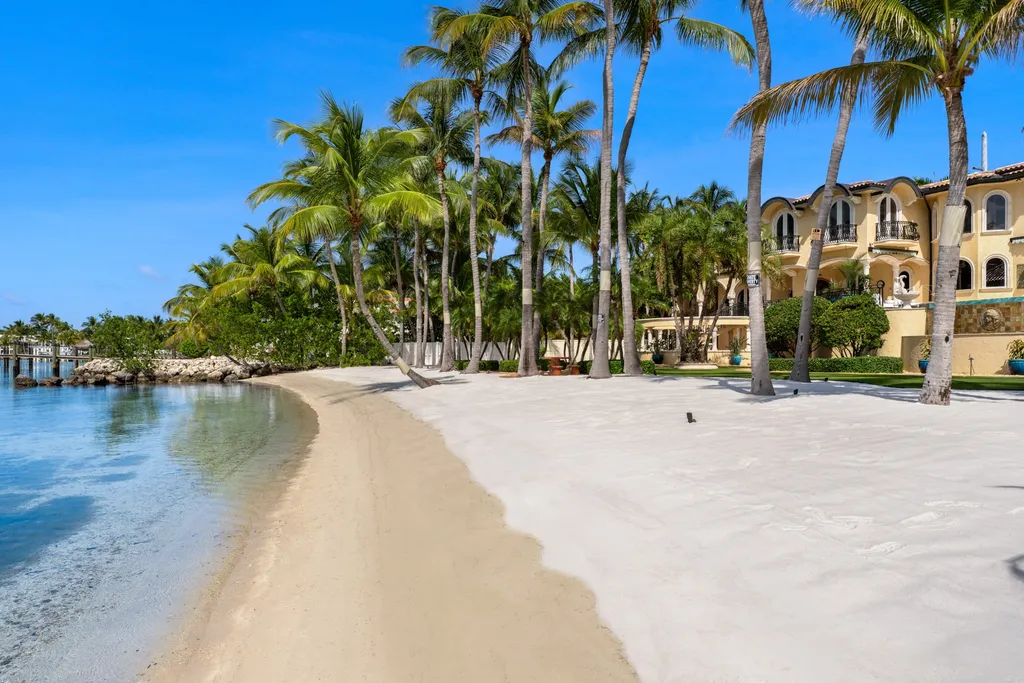 $29 Million Villa Lago Is One of the Florida Keys' Most Extraordinary Waterfront Estates 20 Villa Lago at 75090 Overseas Hwy Islamorada FL 80