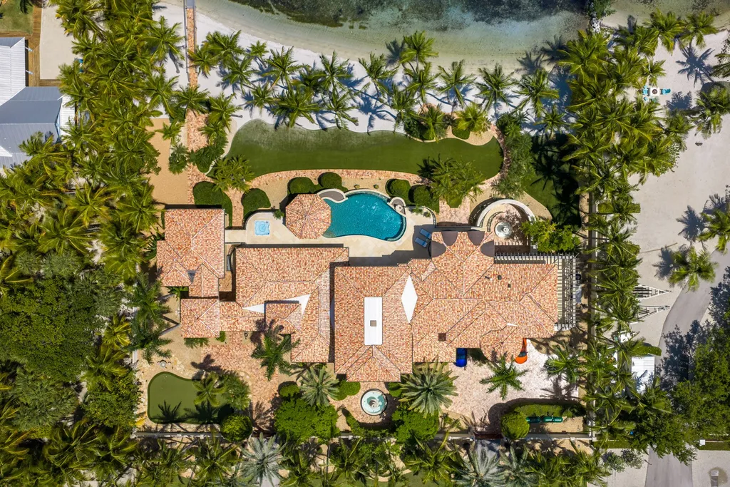 $29 Million Villa Lago Is One of the Florida Keys' Most Extraordinary Waterfront Estates 21 Villa Lago at 75090 Overseas Hwy Islamorada FL 81