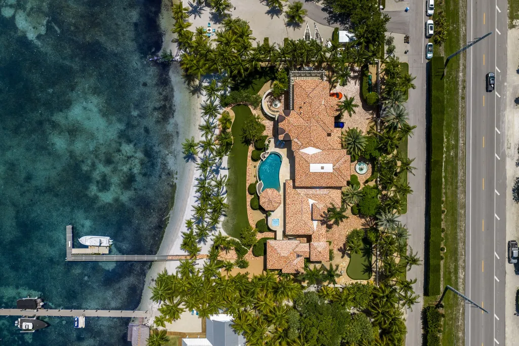 $29 Million Villa Lago Is One of the Florida Keys' Most Extraordinary Waterfront Estates 22 Villa Lago at 75090 Overseas Hwy Islamorada FL 82