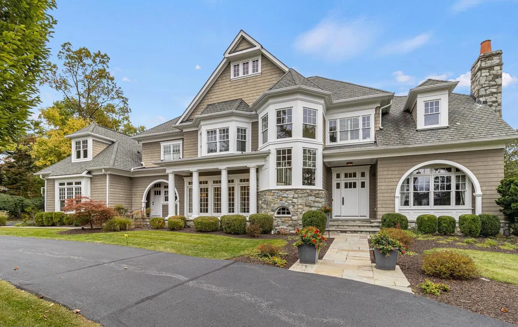 Architect-Designed Potomac Estate With a Pool House and Putting Green Lists for $3,699,000 2 10021 Counselman Rd Potomac MD 2085403