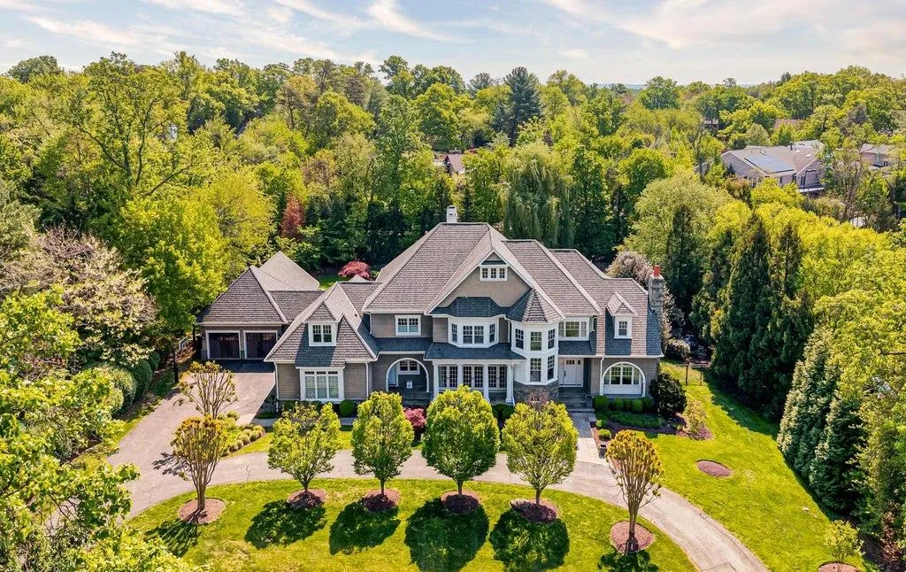 Architect-Designed Potomac Estate With a Pool House and Putting Green Lists for $3,699,000 20 10021 Counselman Rd Potomac MD 2085443