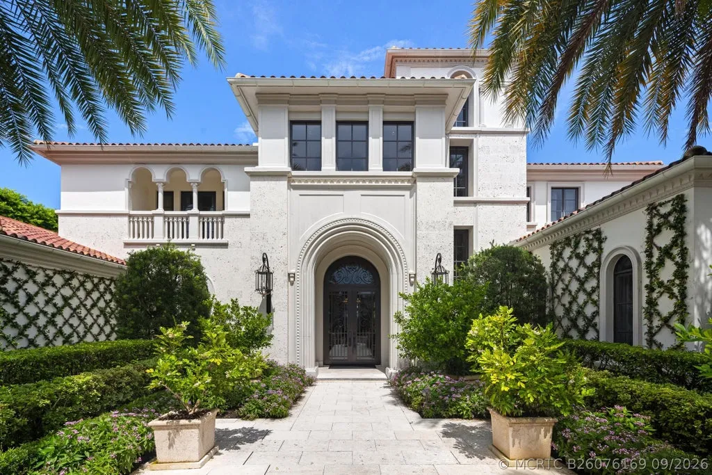 Reimagined Palm Beach Gardens Estate with Private Access to the First Hole at Old Palm Hits the Market for $23,500,000 3 11607 Charisma Way Palm Beach Gardens FL07