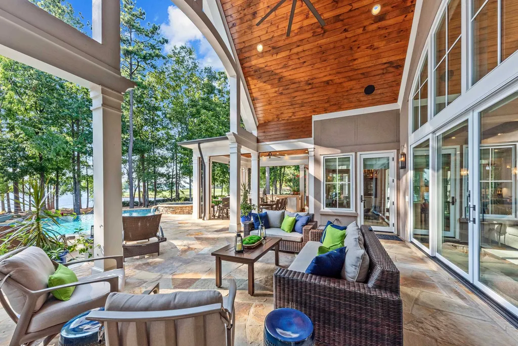 Exceptional Lake Oconee Estate With More Than 300 Feet of Shoreline Lists for $6.795 Million 16 1201 Big Water Cir Greensboro GA 11