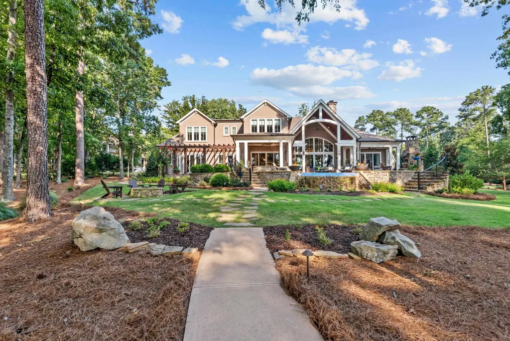 Exceptional Lake Oconee Estate With More Than 300 Feet of Shoreline Lists for $6.795 Million 4 1201 Big Water Cir Greensboro GA 16