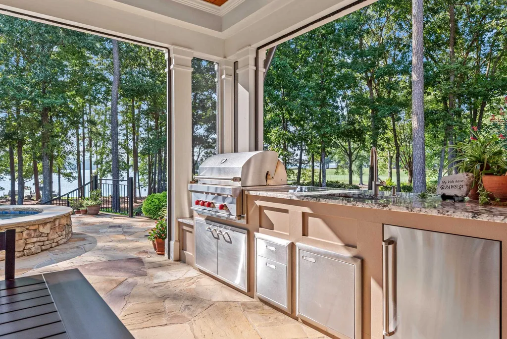 Exceptional Lake Oconee Estate With More Than 300 Feet of Shoreline Lists for $6.795 Million 18 1201 Big Water Cir Greensboro GA 17
