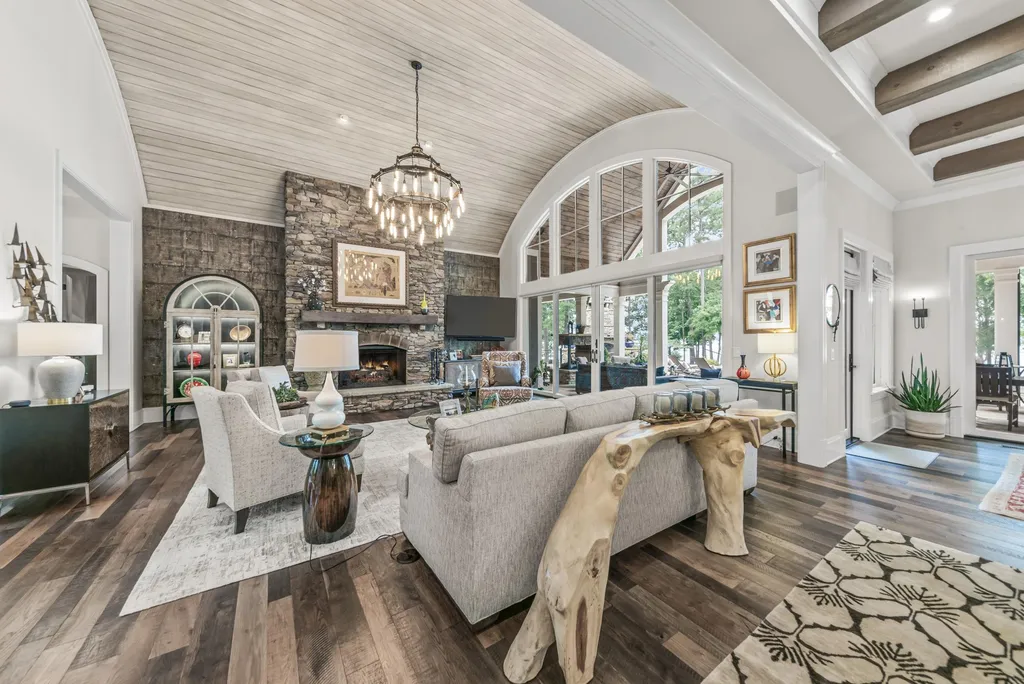Exceptional Lake Oconee Estate With More Than 300 Feet of Shoreline Lists for $6.795 Million 8 1201 Big Water Cir Greensboro GA 27