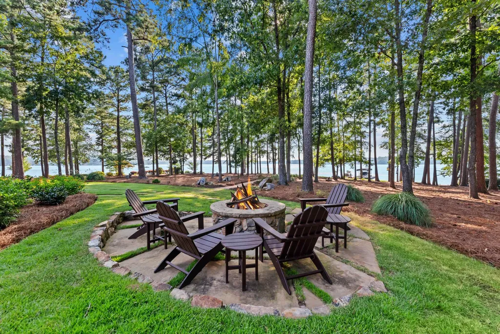Exceptional Lake Oconee Estate With More Than 300 Feet of Shoreline Lists for $6.795 Million 21 1201 Big Water Cir Greensboro GA 3