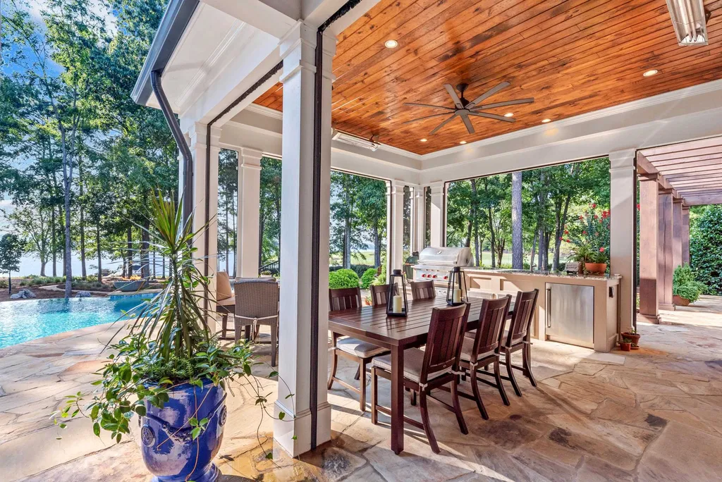 Exceptional Lake Oconee Estate With More Than 300 Feet of Shoreline Lists for $6.795 Million 17 1201 Big Water Cir Greensboro GA 8