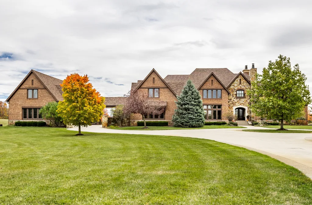 A 16,584-Square-Foot Indiana Estate on 13 Acres Is Asking Just Under $4 Million 1 12318 E 196th St Noblesville IN 4606001