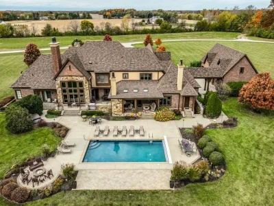 A 16,584-Square-Foot Indiana Estate on 13 Acres Is Asking Just Under $4 Million 2 A 16,584-Square-Foot Indiana Estate on 13 Acres Is Asking Just Under $4 Million