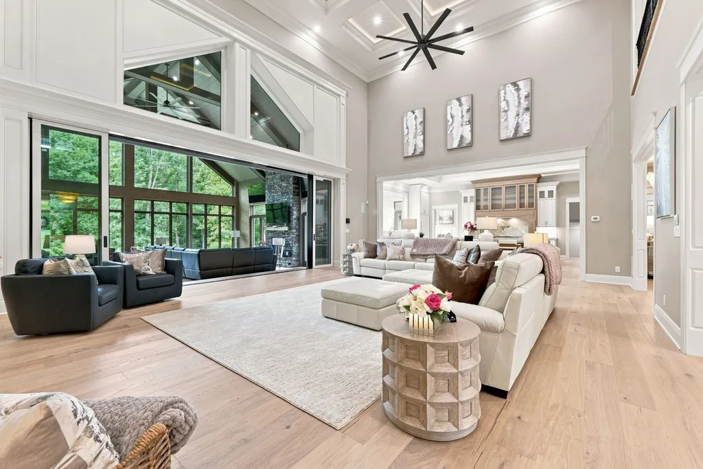 In Kentucky, a Newly Built Estate With Nearly 10,000 Square Feet Asks $5.395 Million 6 14462 River Glades Dr Prospect KY 4005910