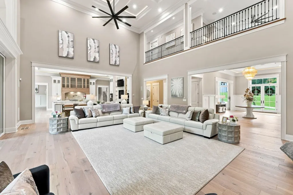 In Kentucky, a Newly Built Estate With Nearly 10,000 Square Feet Asks $5.395 Million 5 14462 River Glades Dr Prospect KY 4005911