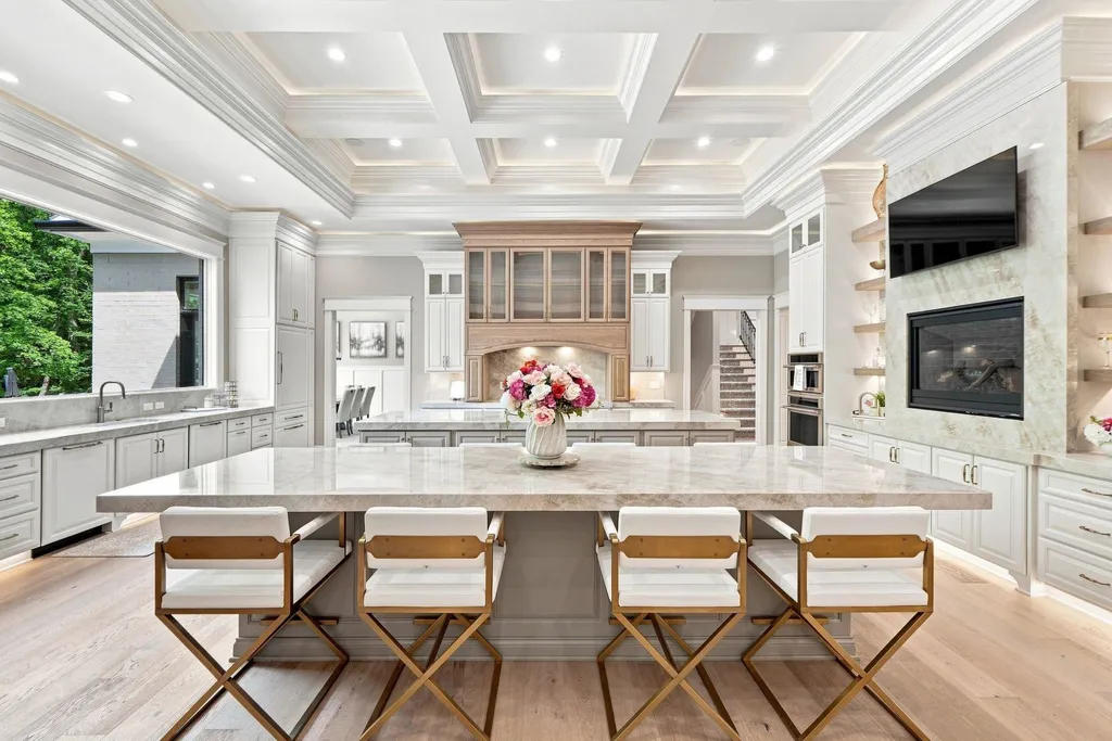 In Kentucky, a Newly Built Estate With Nearly 10,000 Square Feet Asks $5.395 Million 13 14462 River Glades Dr Prospect KY 4005913