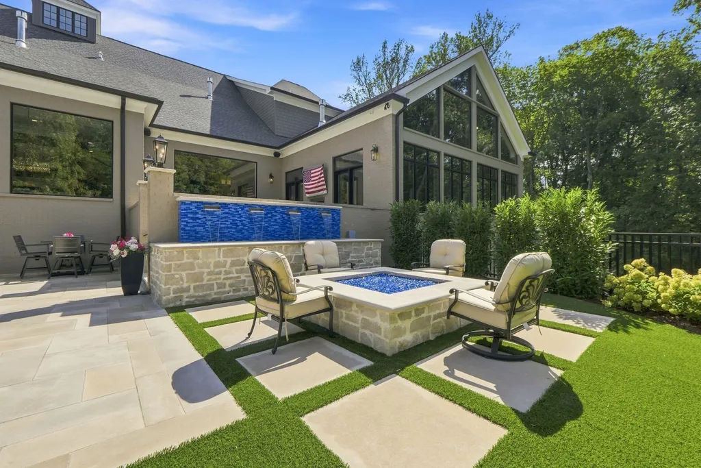 In Kentucky, a Newly Built Estate With Nearly 10,000 Square Feet Asks $5.395 Million 21 14462 River Glades Dr Prospect KY 4005958