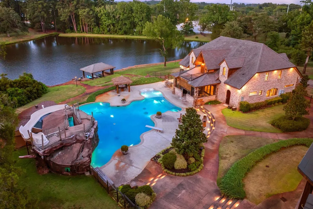 Secluded East Texas Estate With a 60,000-Gallon Grotto Pool and 5-Acre Lake Lists for $5 Million 3 15381 County Road 463 Lindale TX 7577105