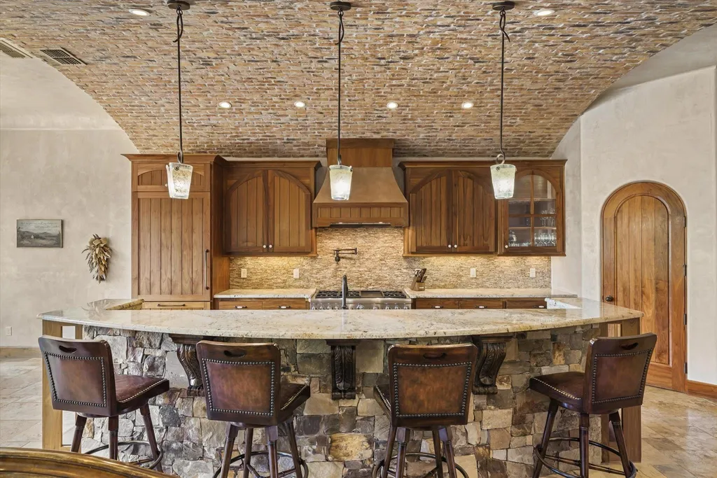 Secluded East Texas Estate With a 60,000-Gallon Grotto Pool and 5-Acre Lake Lists for $5 Million 12 15381 County Road 463 Lindale TX 7577114