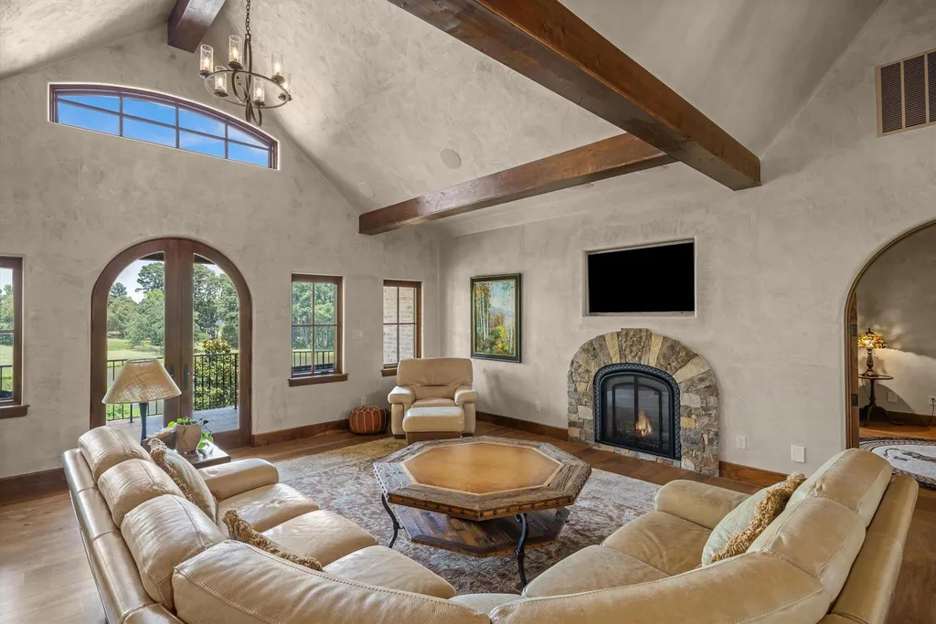 Secluded East Texas Estate With a 60,000-Gallon Grotto Pool and 5-Acre Lake Lists for $5 Million 14 15381 County Road 463 Lindale TX 7577127