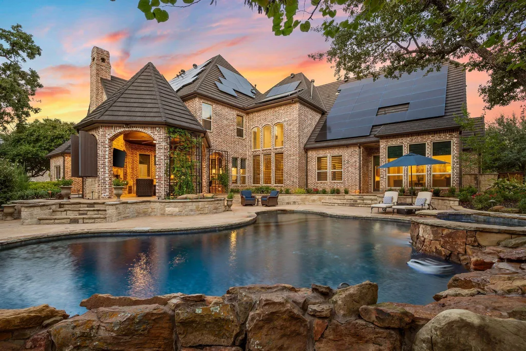 Reimagined Southlake Estate With Tesla Powerwalls and a Separate Guest House Lists for $4.8 Million 2 1700 Live Oak Ln Southlake TX 7609231