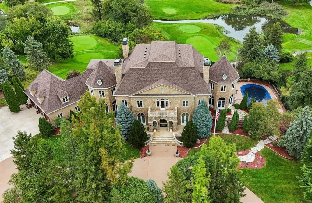 Elegant West Des Moines Golf Estate Overlooking Two Glen Oaks Fairways Lists for $3,800,000 2 1746 Burr Oaks Dr West Des Moines IA 5026602