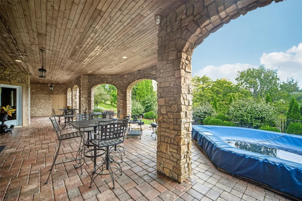 Elegant West Des Moines Golf Estate Overlooking Two Glen Oaks Fairways Lists for $3,800,000 19 1746 Burr Oaks Dr West Des Moines IA 5026604