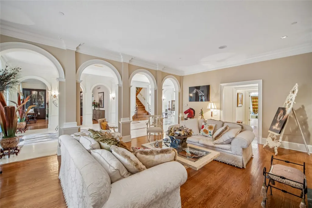 Elegant West Des Moines Golf Estate Overlooking Two Glen Oaks Fairways Lists for $3,800,000 5 1746 Burr Oaks Dr West Des Moines IA 5026608