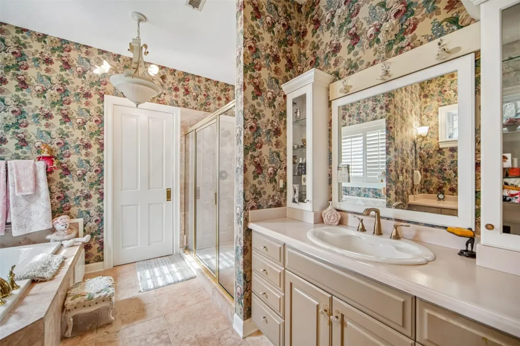 Elegant West Des Moines Golf Estate Overlooking Two Glen Oaks Fairways Lists for $3,800,000 13 1746 Burr Oaks Dr West Des Moines IA 5026618