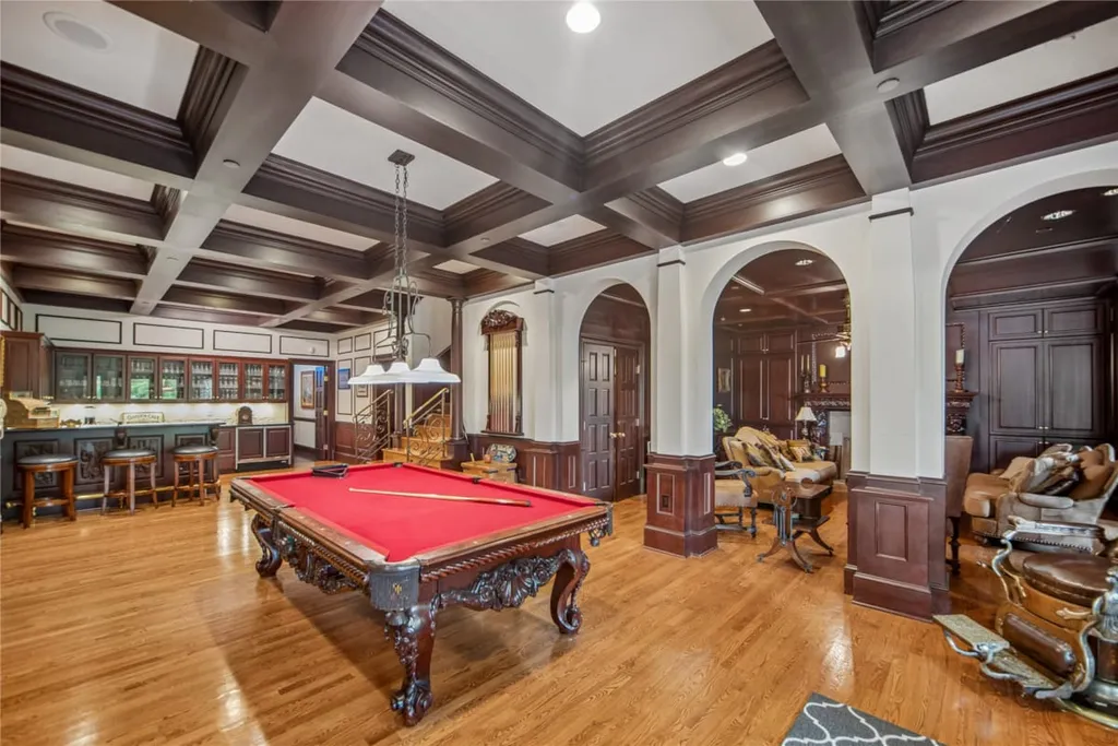 Elegant West Des Moines Golf Estate Overlooking Two Glen Oaks Fairways Lists for $3,800,000 16 1746 Burr Oaks Dr West Des Moines IA 5026628