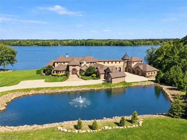 Lake-View Ohio Estate With an Eight-Car Heated Garage and Saltwater Pool Lists for $3,895,000
