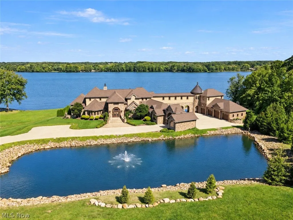 Lake-View Ohio Estate With an Eight-Car Heated Garage and Saltwater Pool Lists for $3,895,000 1 180 Via Napoli St North Lima OH 4445201