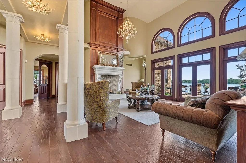 Lake-View Ohio Estate With an Eight-Car Heated Garage and Saltwater Pool Lists for $3,895,000 6 180 Via Napoli St North Lima OH 4445210